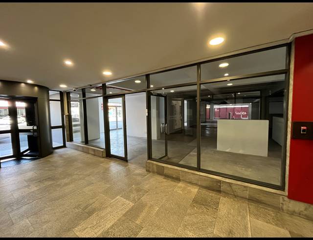 496M² BUSINESS TO LET IN WOODSTOCK